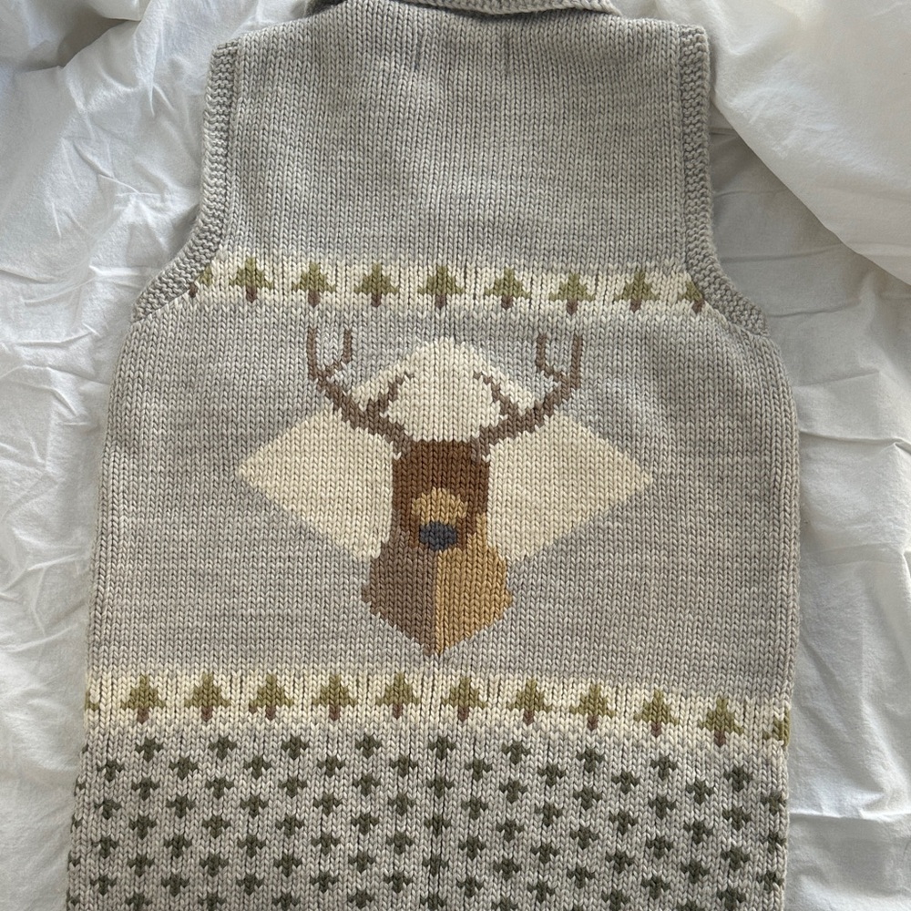 Gray Knit Vest with Deer Pattern - Picture 2 of 6